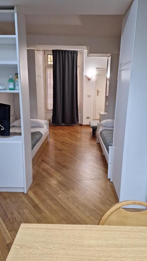 Апартаменты Historic Center - With 2 Single Beds Болонья Экстерьер фото